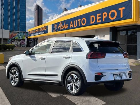 Used 2022 Kia Niro EX FWD image 3