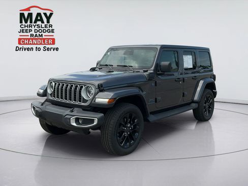 Certified 2025 Jeep Wrangler Unlimited Sahara AWD/4WD image 3