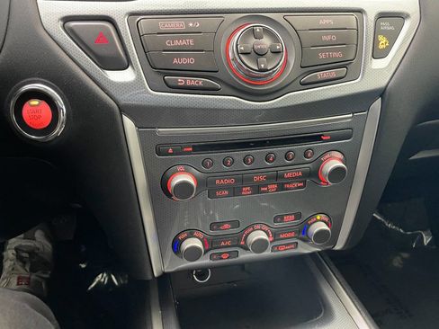 Used 2017 Nissan Pathfinder SL image 40