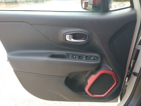 Used 2017 Jeep Renegade Trailhawk w/ Popular Equipment Group image 38