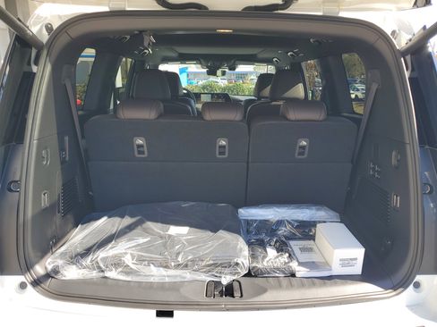 New 2026 Nissan Armada Platinum image 6