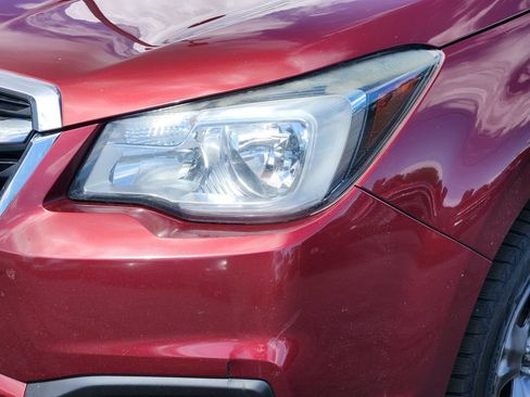 Used 2017 Subaru Forester 2.5i AWD/4WD image 10