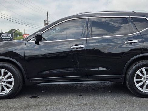 Used 2019 Nissan Rogue SV FWD image 3