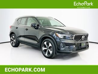 Used 2025 Volvo XC40 B5 Plus video 1