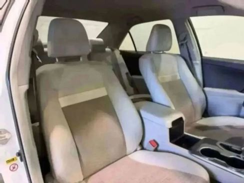 Used 2013 Toyota Camry LE image 19