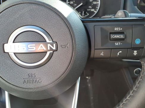 Used 2023 Nissan Rogue SL w/ SL Premium Package image 19