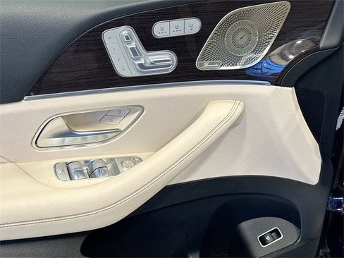 Used 2022 Mercedes-Benz GLS 450 4MATIC w/ AMG Line Exterior image 18