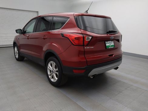 Used 2019 Ford Escape SE image 5