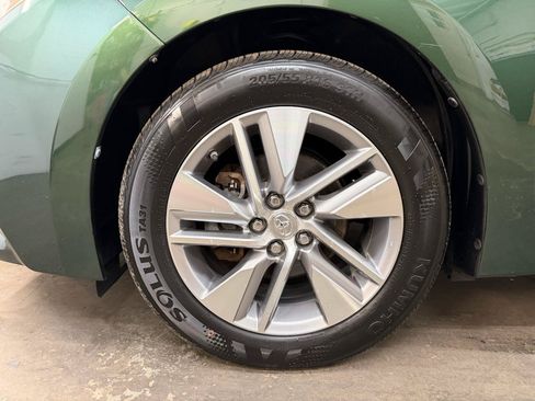 Used 2014 Toyota Corolla LE FWD image 8