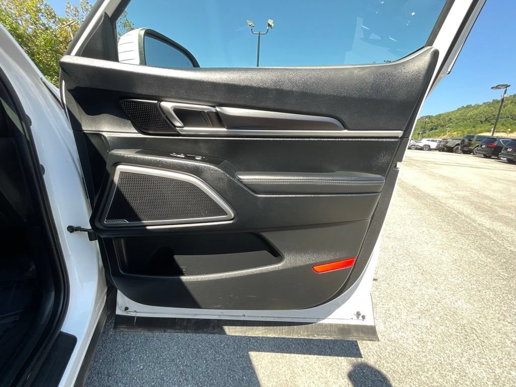 Used 2025 Kia Telluride S FWD image 21