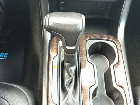 Used 2017 GMC Canyon SLT w/ Driver Alert Package AWD/4WD image 16