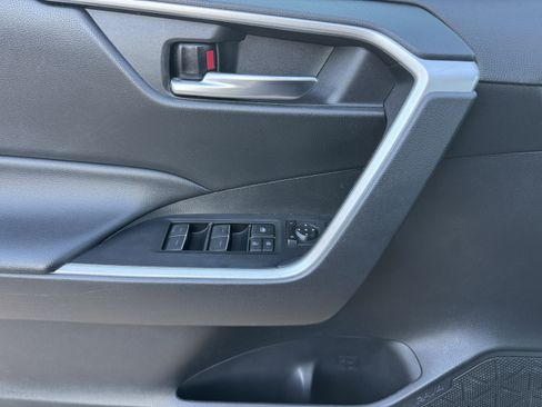 Certified 2022 Toyota RAV4 XLE image 9