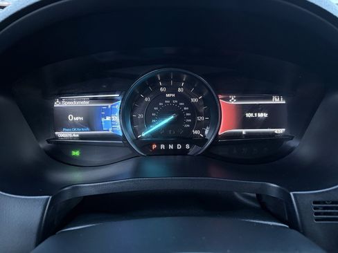 Used 2017 Ford Explorer XLT w/ XLT Appearance Package image 15