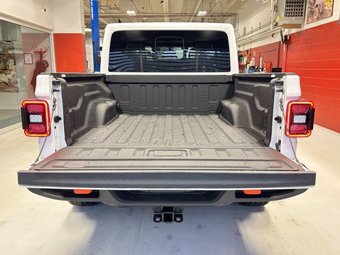 Certified 2021 Jeep Gladiator Mojave AWD/4WD image 10