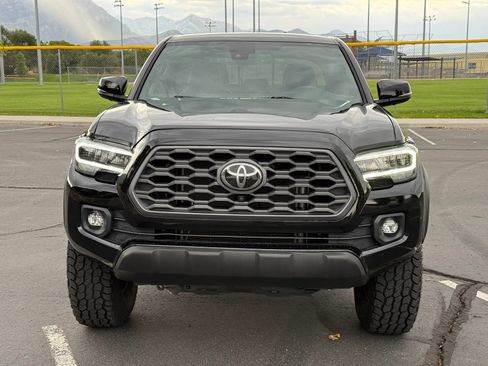 Used 2023 Toyota Tacoma TRD Off-Road w/ TRD Premium Off Road Package AWD/4WD image 12