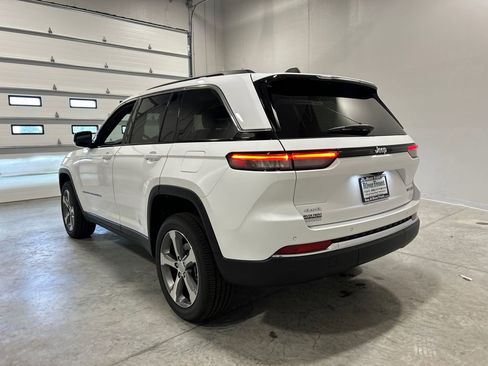 New 2025 Jeep Grand Cherokee Limited image 8