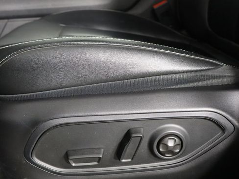 Used 2023 Jeep Grand Cherokee Limited w/ Black Appearance Package image 24