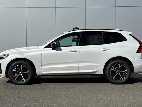New 2026 Volvo XC60 B5 Core w/ Climate Package PRO image 2