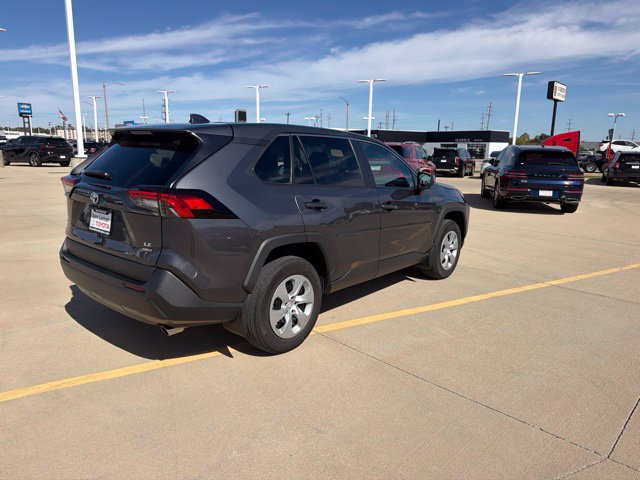 Used 2023 Toyota RAV4 LE AWD/4WD image 7