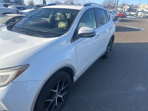 Used 2016 Toyota RAV4 SE image 4