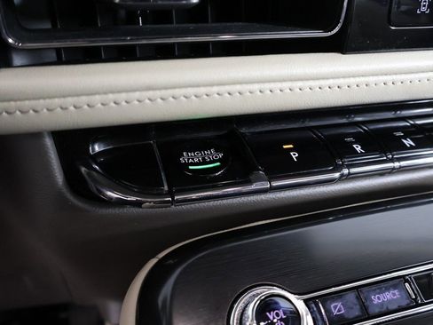 Used 2022 Lincoln Nautilus FWD w/ Premium Package image 49