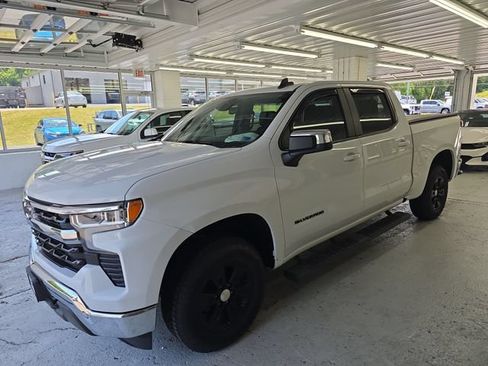 Used 2023 Chevrolet Silverado 1500 LT AWD/4WD image 2