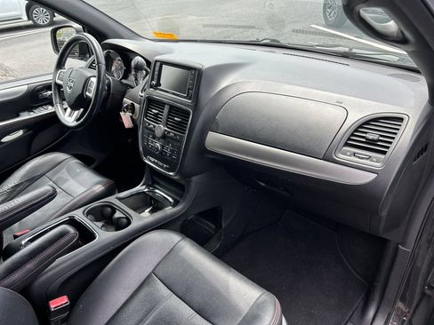 Used 2018 Dodge Grand Caravan GT FWD image 37