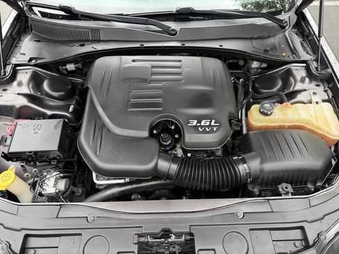Used 2016 Chrysler 300 C AWD/4WD image 33