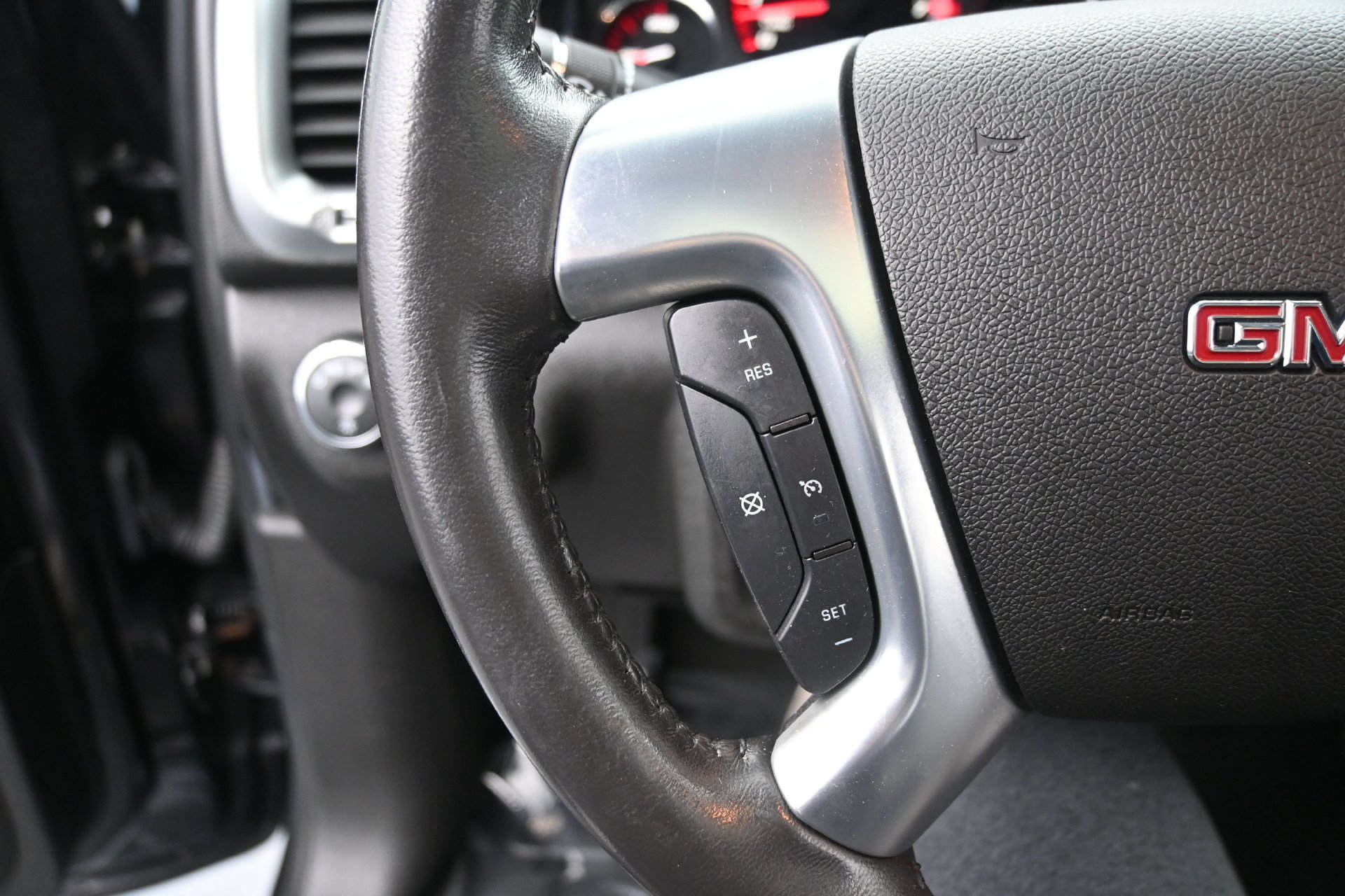 Used 2015 GMC Acadia SLE AWD/4WD image 24