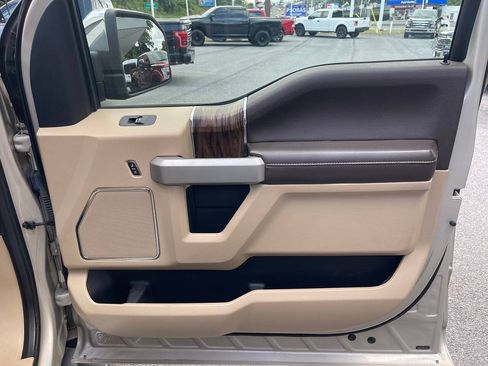 Used 2018 Ford F150 Lariat w/ Equipment Group 502A Luxury AWD/4WD image 37