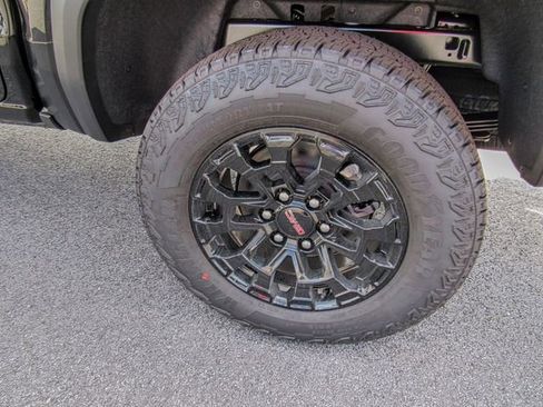 New 2026 GMC Canyon Elevation w/ Convenience Package image 9