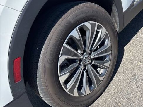 Used 2024 Buick Envision Preferred AWD/4WD image 7