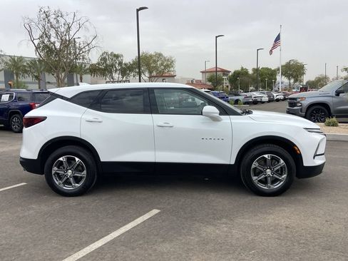 Used 2023 Chevrolet Blazer LT FWD image 2