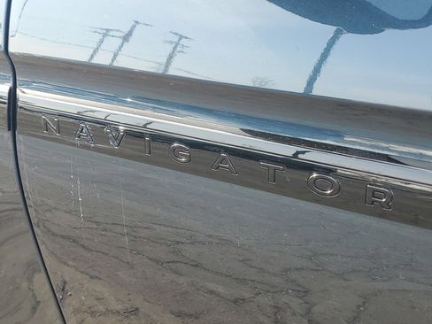 New 2026 Lincoln Navigator Reserve w/ Jet Appearance Package image 7