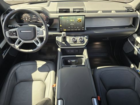 Used 2023 Land Rover Defender 130 S image 36