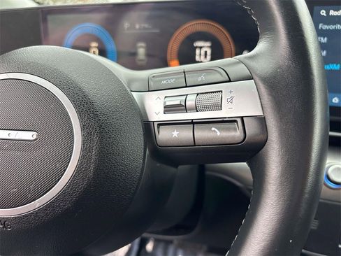 Used 2024 Hyundai Kona SEL image 19