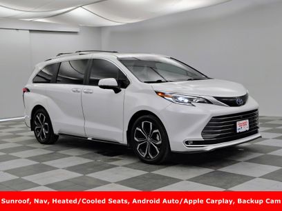Used 2025 Toyota Sienna Platinum