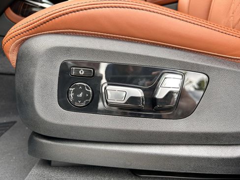 Used 2026 BMW X7 M60i image 21