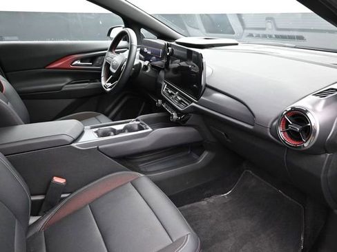 Used 2025 Chevrolet Equinox EV RS w/ Convenience Package II FWD image 17