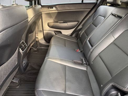 Used 2021 Kia Sportage S image 14