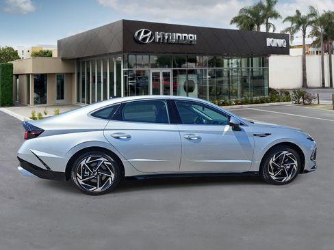 Certified 2026 Hyundai Sonata SEL FWD image 2