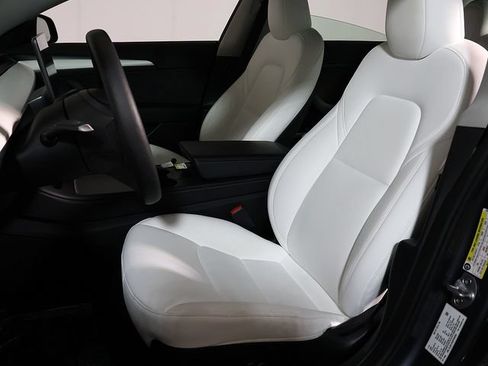 Used 2023 Tesla Model 3 Standard Range RWD image 4