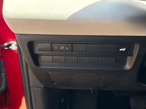 Used 2025 Mitsubishi Outlander SE AWD/4WD image 22