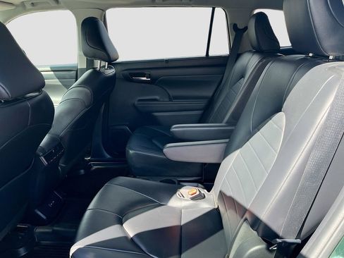 Used 2023 Toyota Highlander XLE w/ Protection Package #3 (TMS) image 24