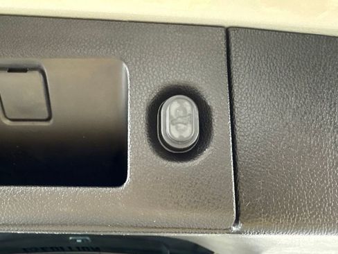 Used 2017 GMC Yukon SLT RWD image 59