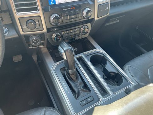 Used 2016 Ford F150 Platinum w/ Equipment Group 701A Luxury AWD/4WD image 38