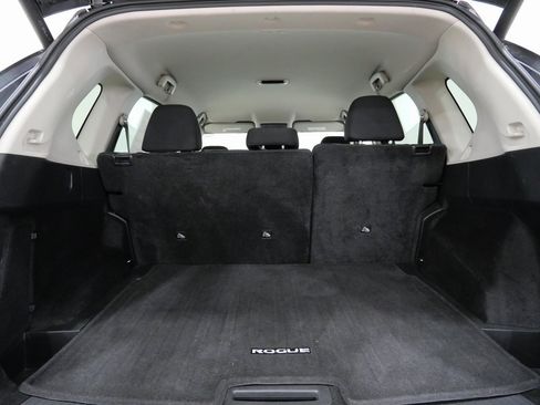 Used 2025 Nissan Rogue SV image 25