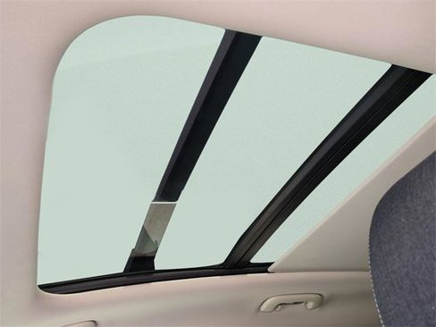 Certified 2024 Genesis Electrified GV70 Advanced image 19