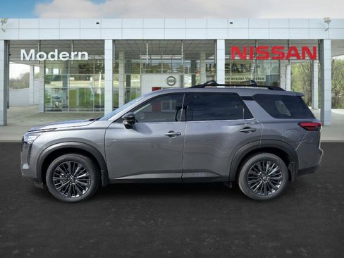 New 2026 Nissan Pathfinder SL image 4