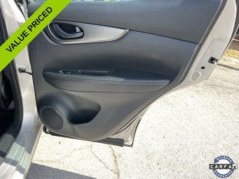 Used 2017 Nissan Rogue Sport S w/ S Appearance Package FWD image 16